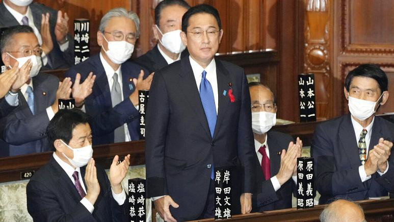 فومیو کیشیدا با شعار «سرمایه‌داری نوین» یکصدمین نخست‌وزیر ژاپن شد