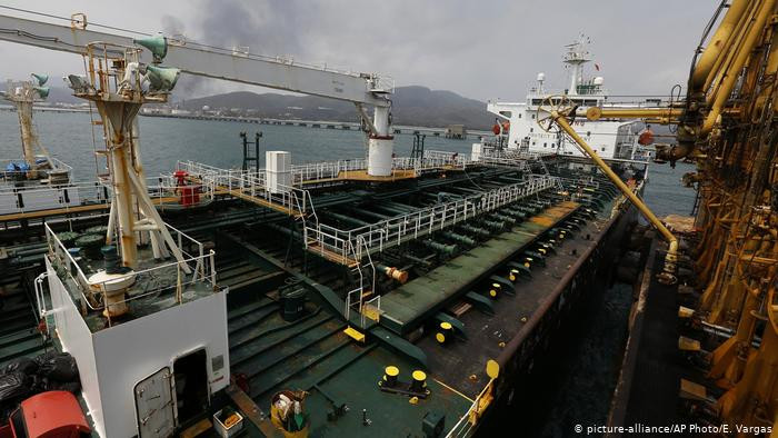 انتقال دو میلیون بشکه نفت سنگین ونزوئلا توسط ابرتانکر ایرانی