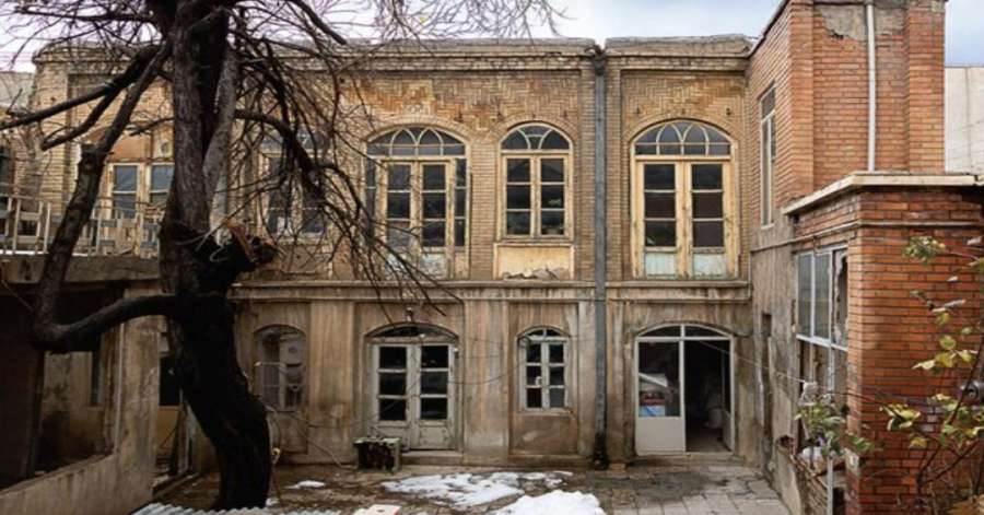 در کمتر از ۲۴ ساعت؛ یک خانه تاریخی دیگر نیز در همدان تخریب شد