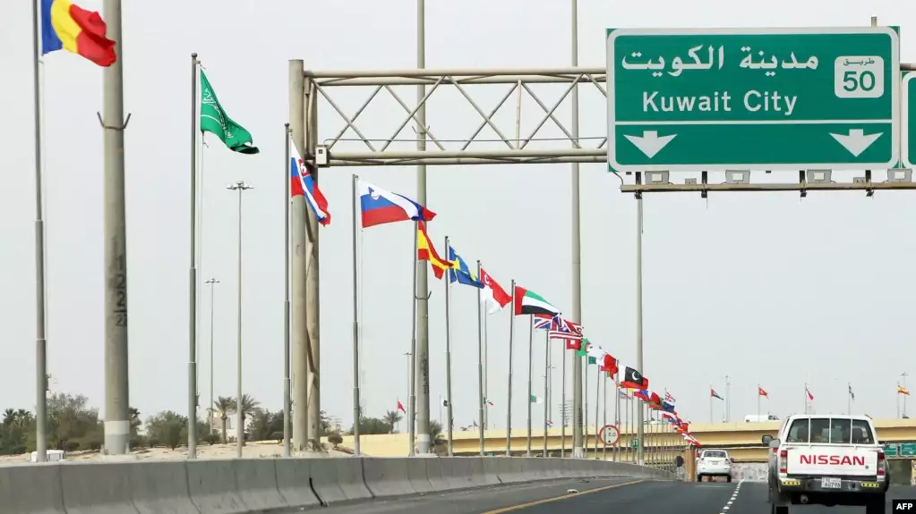 کویت سفیر لبنان را اخراج و سفیر خود را از بیروت فراخواند