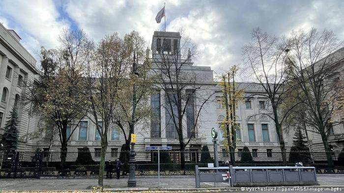 اشپیگل: جسد کشف شده در بیرون سفارت روسیه در برلین مربوط به یک «مامور مخفی» است
