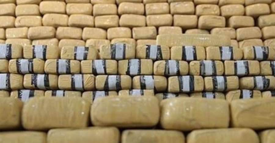 جاسازی مواد مخدر در تریلی حامل بیسکویت از ایران به ترکیه