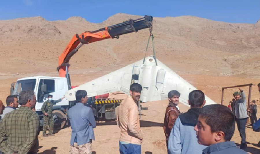 سقوط یک فروند پهپاد در کوهرنگ + فیلم