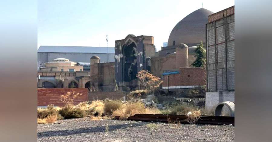 خصومت با آثار باستانی آذربایجان ادامه دارد؛ وضعیت اسفبار یک مسجد تاریخی در تبریز!