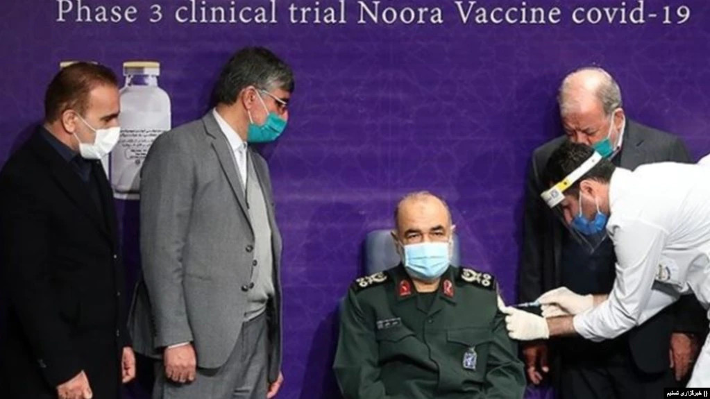 با وجود تاکید مقامات ایران بر «واکسن‌های داخلی» نمایندگان مجلس «آسترازنکا» دریافت کرده‌اند