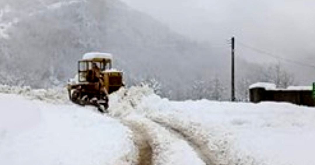 ۲۰۰ روستای اردبیل در محاصره برف
