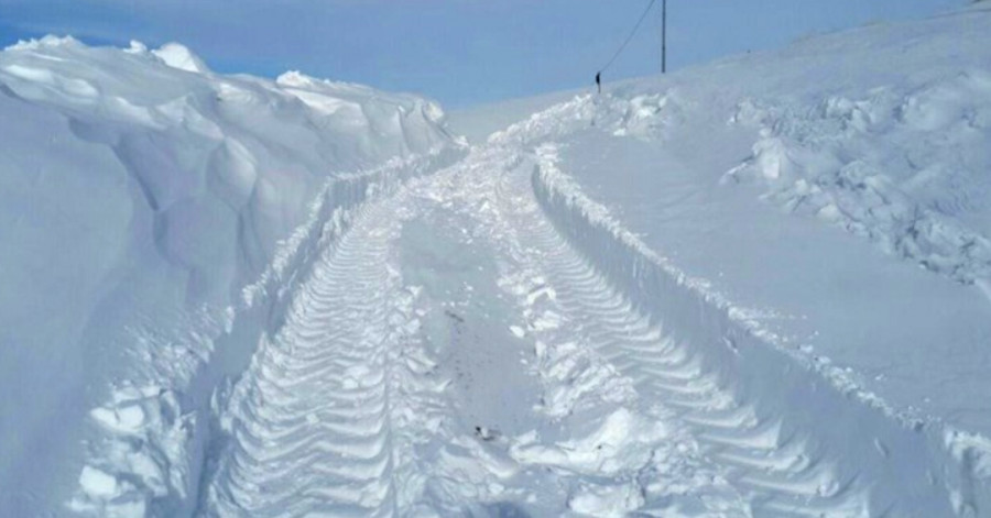 ۱۷۰ روستای آذربایجان‌شرقی در محاصره برف/ بارش نیم متری برف در مرند