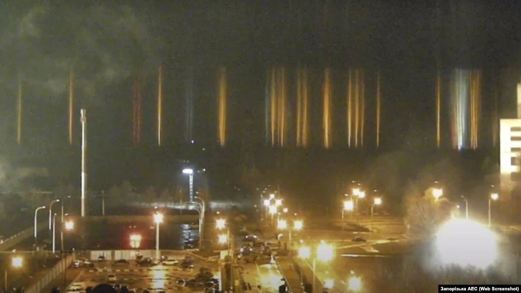 بزرگ‌ترین نیروگاه هسته‌ای اروپا بر اثر بمباران روس‌ها آتش گرفت