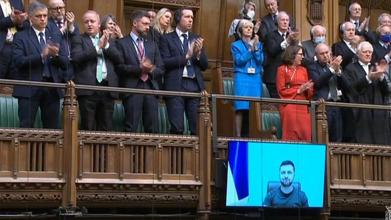سخنرانی زلنسکی در پارلمان بریتانیا: نه تسلیم می‌شویم، نه شکست می‌خوریم