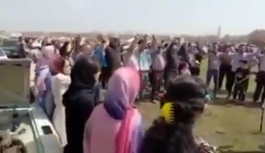 ارومیه؛ همخوانی مارش ملی آذربایجان در چؤل بایرامی گونو (روز طبیعت)
