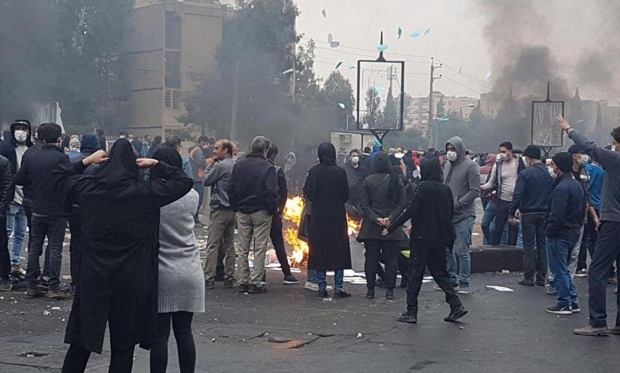 دیدبان حقوق بشر: حکومت ایران بار دیگر به سرکوب و بازداشت معترضان متوسل شده است