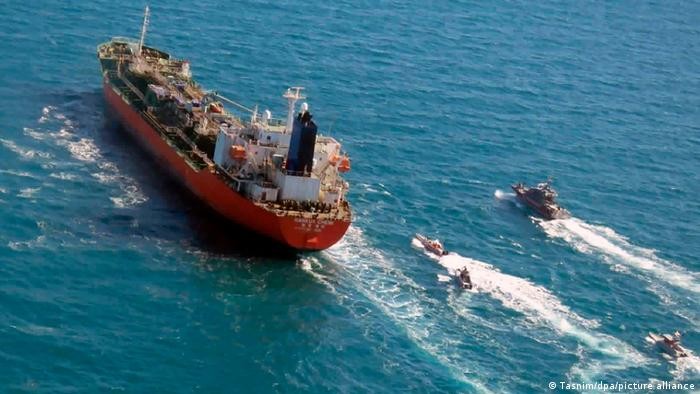 کویت یک کشتی ایرانی حامل سوخت قاچاق را توقیف کرد