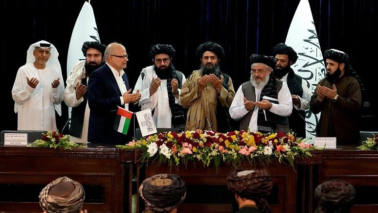 طالبان اداره فرودگاه‌های افغانستان را به امارات واگذار کرد
