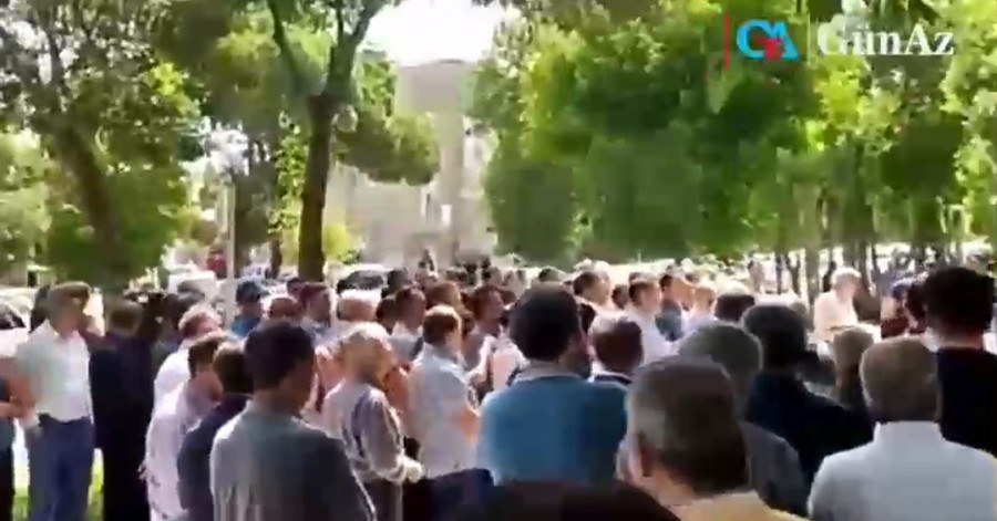 تداوم تجمعات بازنشستگان و مستمری‌بگیران تامین‌اجتماعی در شهرهای آذربایجان‌جنوبی - ویدئو