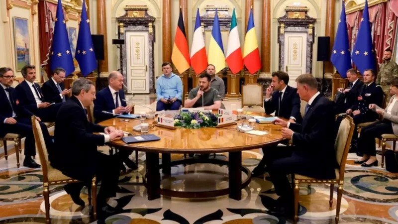 رهبران اتحادیه اروپا خواستار اعطای فوری شرایط نامزدی به اوکراین شدند