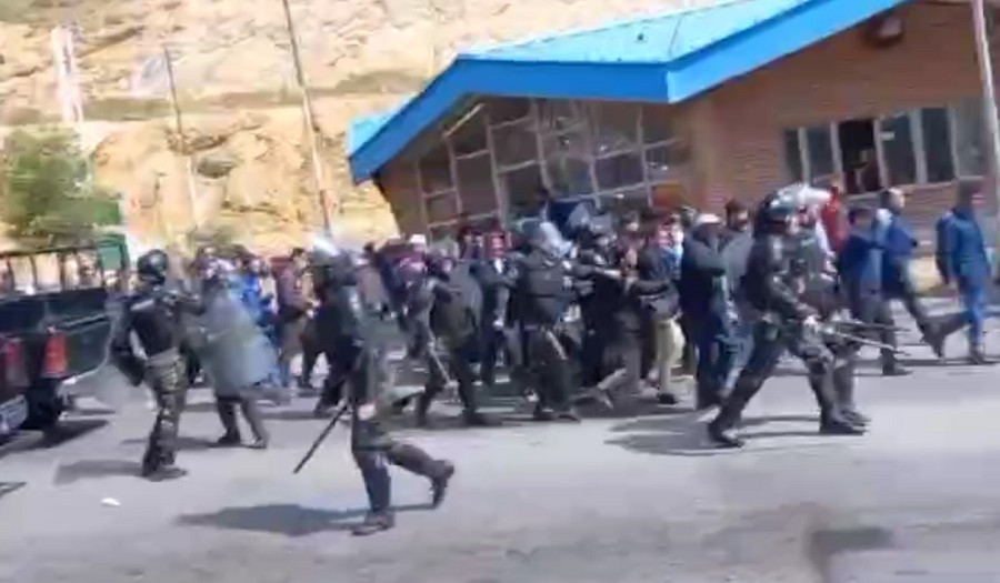 حمله ماموران سرکوبگر ایران به کارگران معترض معدن سونگون آذربایجان + فیلم
