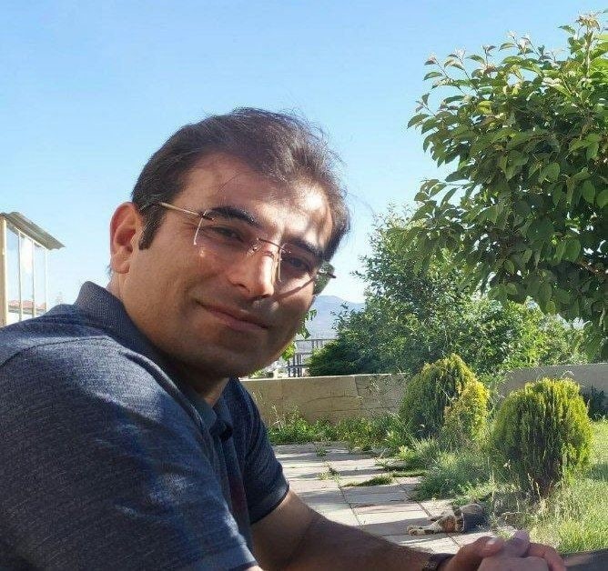 اکبر ابولزاده در چهارمین روز از اعتصاب غذا به زندان تبریز منتقل شد