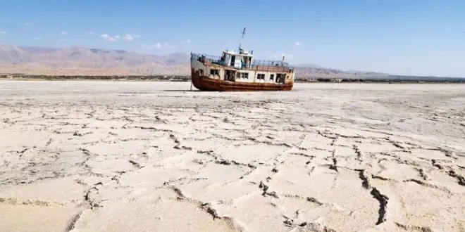 کلانتری: اگر دریاچه اورمیه از بین برود، تبریز باید تخلیه شود