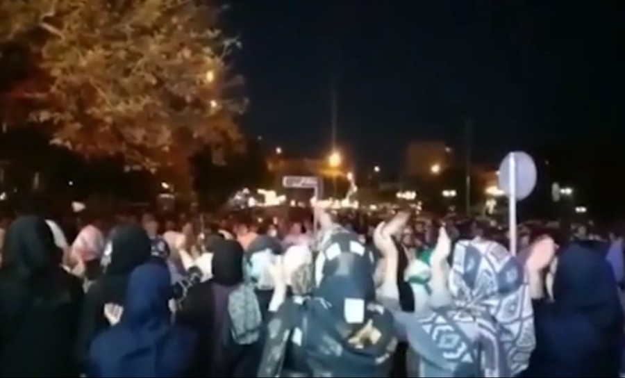 تظاهرات مردم همدان در اعتراض به بحران بی‌آبی برای دومین شب متوالی + فیلم