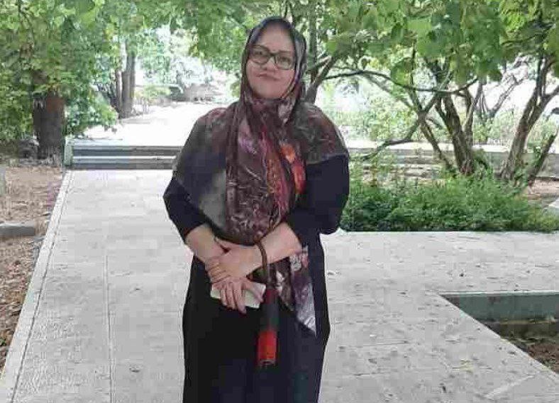 زینب همرنگ، معلم زندانی، اعتصاب غذا و دارو کرد