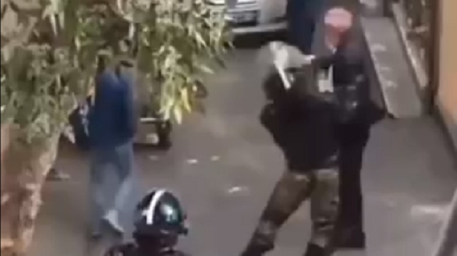 برخورد وحشیانه ماموران سرکوبگر با پیرمرد آذربایجانی در تبریز + فیلم