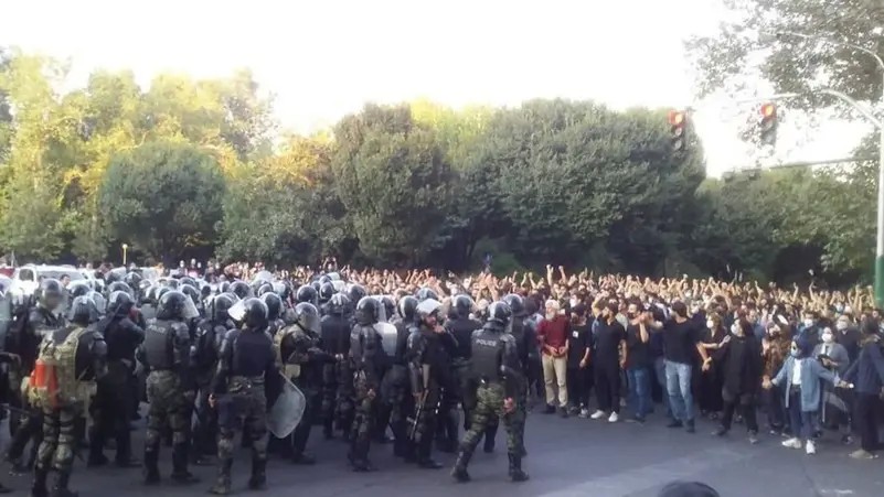 عفو بین‌الملل: جهان‌ به سرکوب مرگبار اعتراضات در ایران بی‌درنگ واکنش نشان دهد
