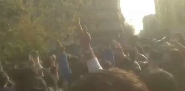 اعتراضات خیابان ستارخان: تماشاگر نمیخواهیم به ما ملحق شوید + ویدئو