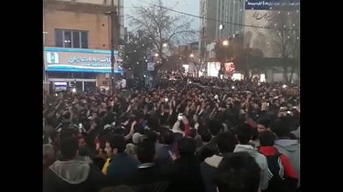 تصاویری دیده نشده از قیام مردم زنجان