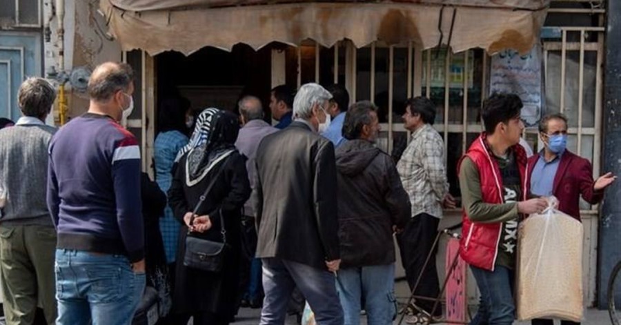 کمبود نان در اورمیه؛ صف‌های طولانی تشکیل می‌شود