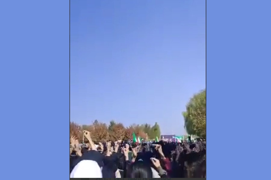 زنگان: تقابل دانشجوها و نیروهای حکومت در دانشگاه زنگان + ویدئو