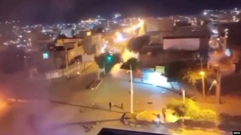 سرکوب خونین مردم ایذه؛ ۸ نفر از جمله یک کودک کشته شدند
