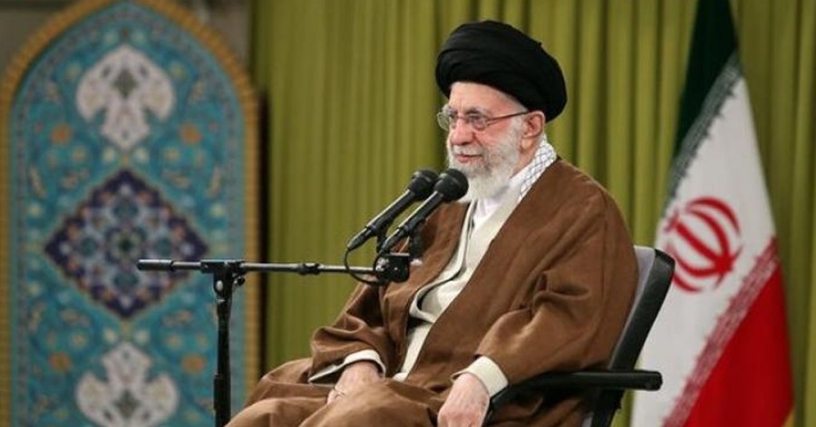 خامنه‌ای: آمریکا به دنبال تغییر قانون اساسی ایران است