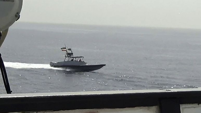 اقدام تنش زای قایق سپاه پاسداران در خلیج عربی