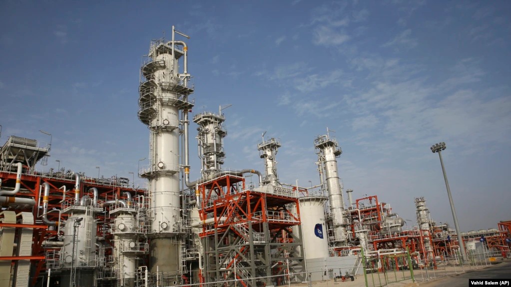 بحران کسری گاز در ایران؛ قطع گاز بیش از ۸۰۰ نهاد دولتی و عمومی