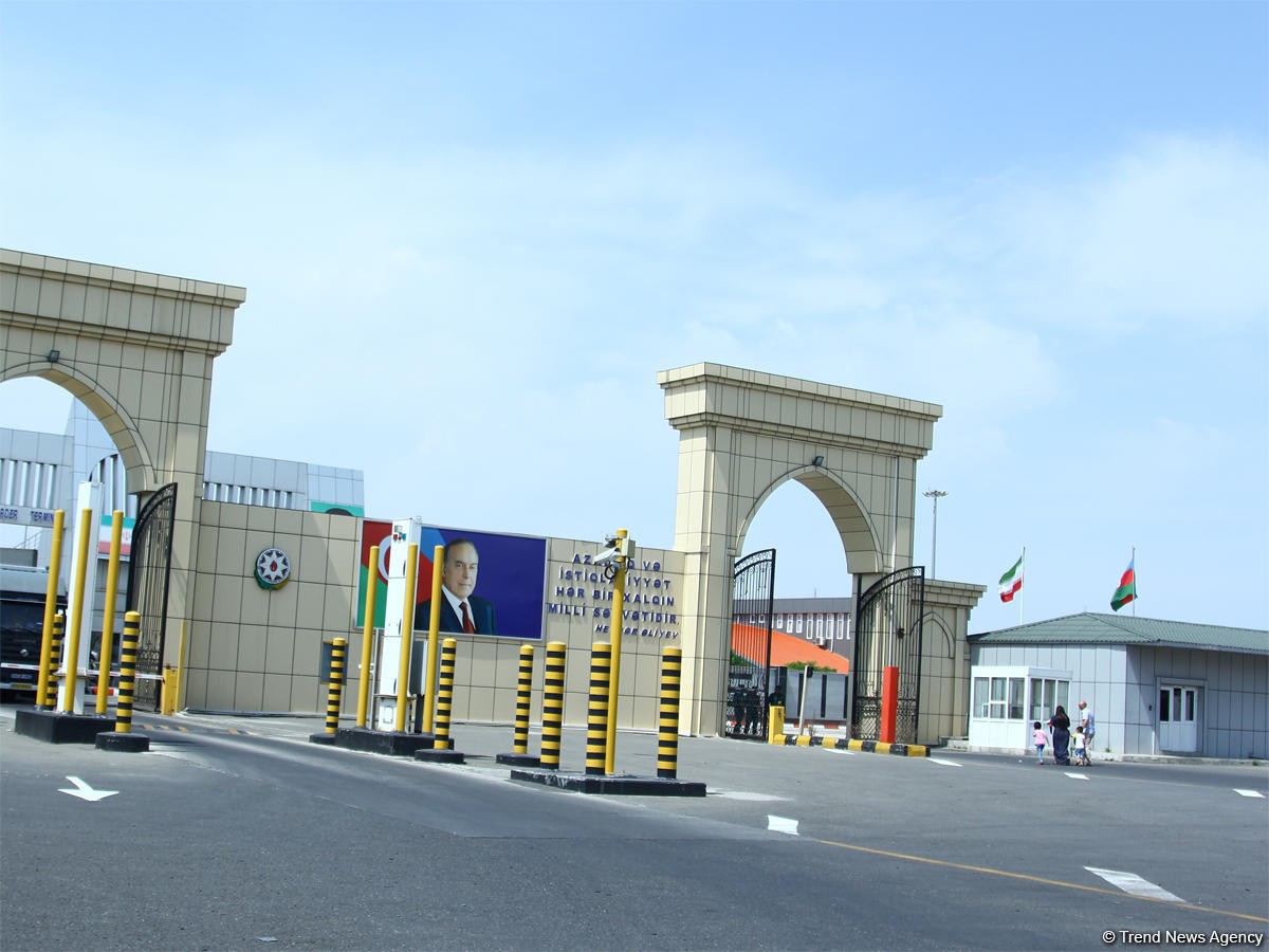 آذربایجان فعالیت گمرکی با ایران را محدود کرد