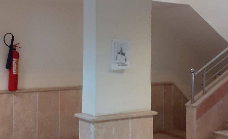 نصب تصاویر رهبر حکومت ملی آذربایجان جنوبی در محوطه دانشگاه محقق اردبیلی