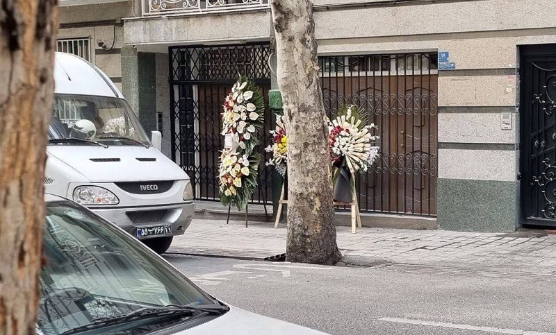 اهدای گل به سفارت و کنسولگری آذربایجان در تهران و تبریز توسط شهروندان آذربایجان جنوبی