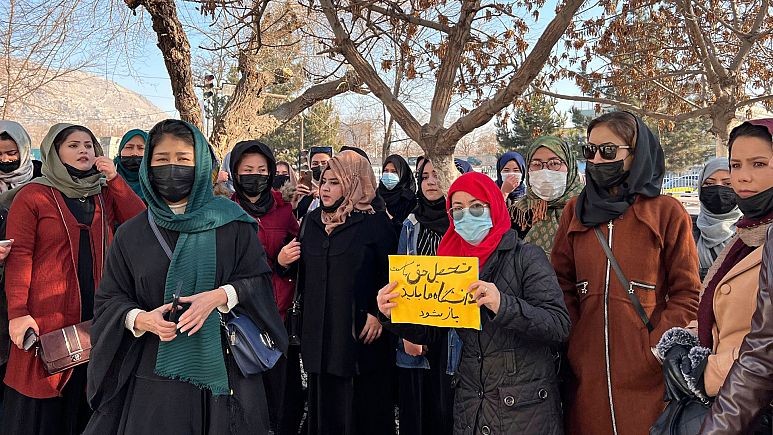 دانمارک به تمام زنان و دختران افغانستان پناهندگی می‌دهد
