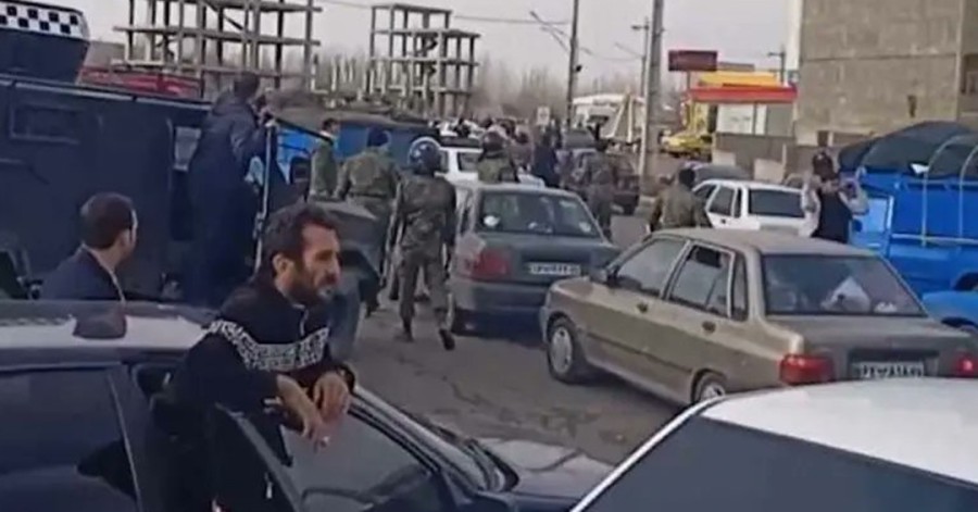 در خوی به جای کانکس، نیروهای ضد شورش مستقر شدند!