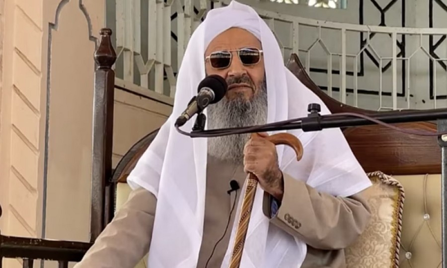 مولوی عبدالحمید: چه کسی باور می‌کند که مقامات هنوز جزئیات مسمومیت دختران را نمی‌دانند