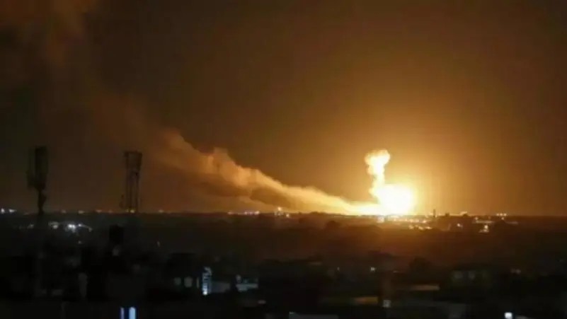 حملات اسرائیل به «پایگاه‌های هوایی» در حمص؛ سوریه می‌گوید پنج نظامی زخمی شدند
