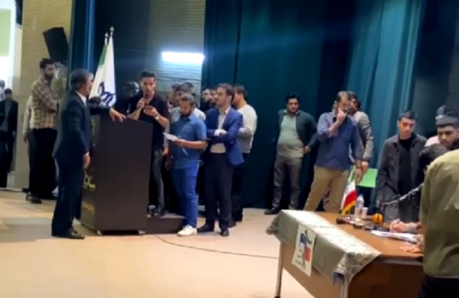 دانشجوی دانشگاه اورمیه‌ در حضور بهادری جهرمی؛ چطور میشود بودجه ۵برابر استان های آذربایجان نصیب استانی مثل اصفهان میشود وسرطانتان نصیب آذربایجان؟