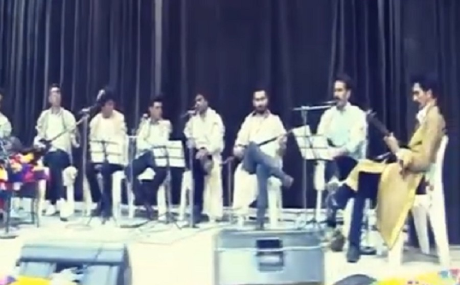 لغو کنسرت ترکی قشقایی در حین  برگزاری و در حضور نماینده مجلس فیروزآباد