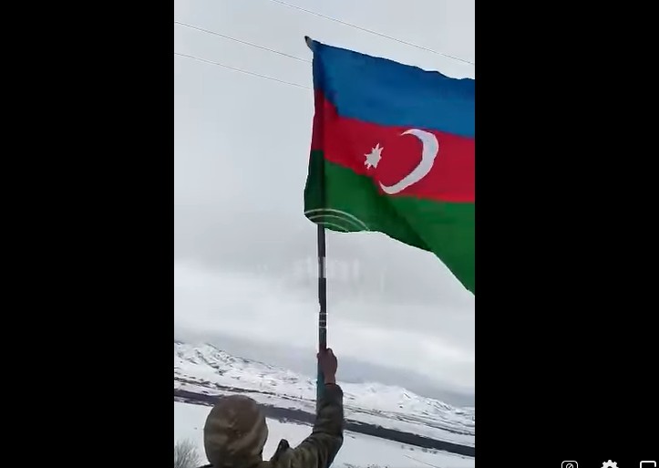 İşğaldan azad edilmiş Fərrux kəndində Azərbaycan bayrağı qaldırılıb