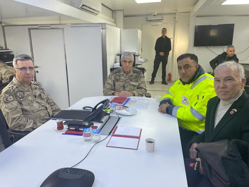 “Qardaşlığımız əbədidir” QHT koalisiyasının sədri Türkiyə Jandarm Qüvvələri komandanı ilə görüşüb