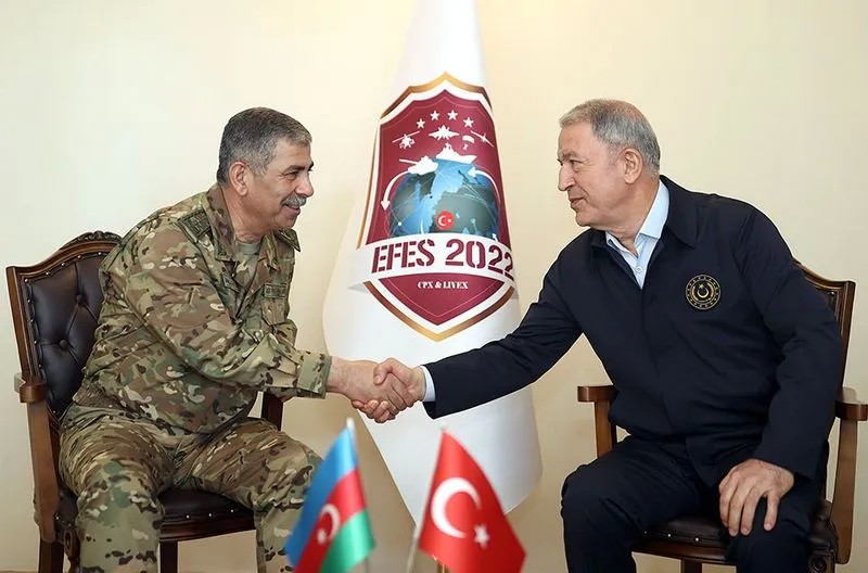 Qardaş ölkənin müdafiə naziri: Azərbaycanın yanındayıq