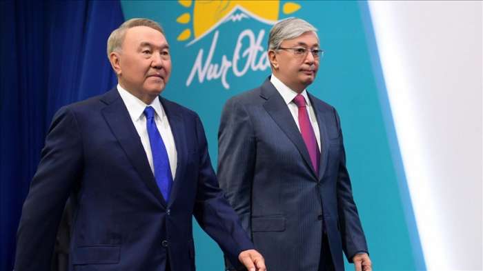 Nazarbayev hakim partiyanın sədrliyindən gedir