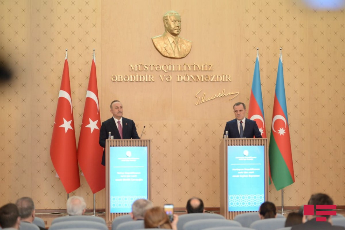 XİN başçısı: “Azərbaycan və Türkiyə Ukrayna məsələsində çox məsuliyyətli mövqe sərgiləyir”