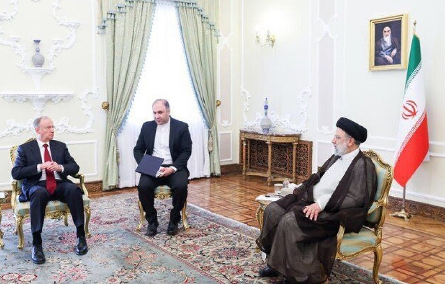 Moskva Tehranla əlaqələrini dərinləşdirir - Putinin müttəfiqi İran prezidenti ilə görüşüb