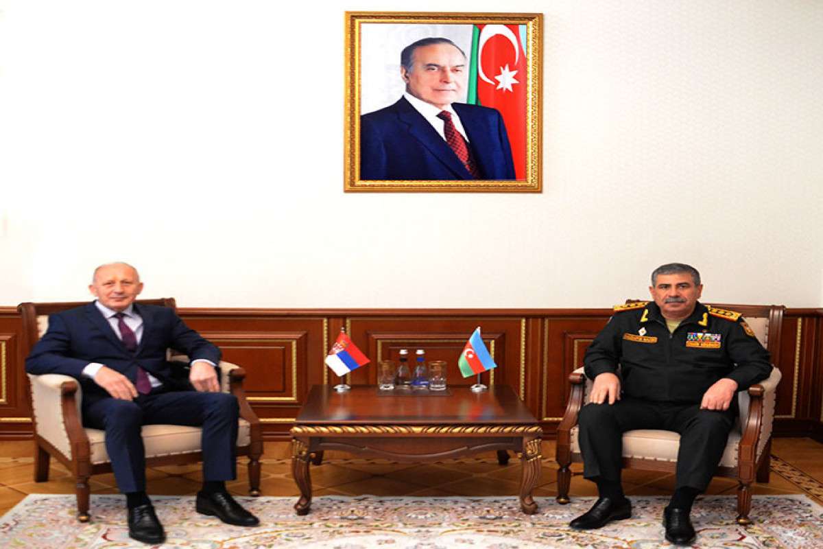 Müdafiə naziri Serbiyanın ölkəmizdə yeni təyin olunan səfiri ilə görüşüb